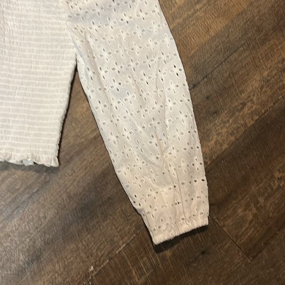 Love Tree Smocked Top‎ with Eyelet Sleeves New Size Small White 100% Cotton - Picture 3 of 7